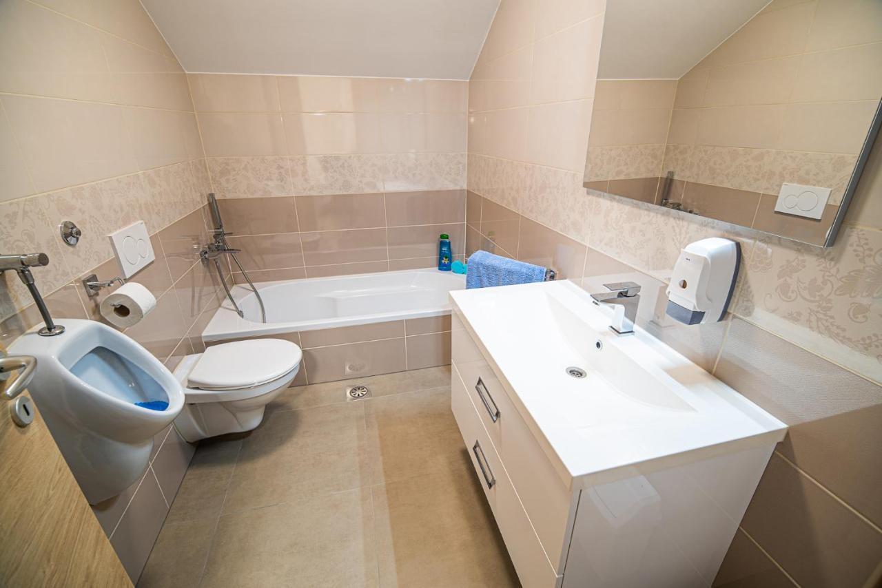 Holiday Home With Hot Tub And Sauna Sabina Rovte Εξωτερικό φωτογραφία
