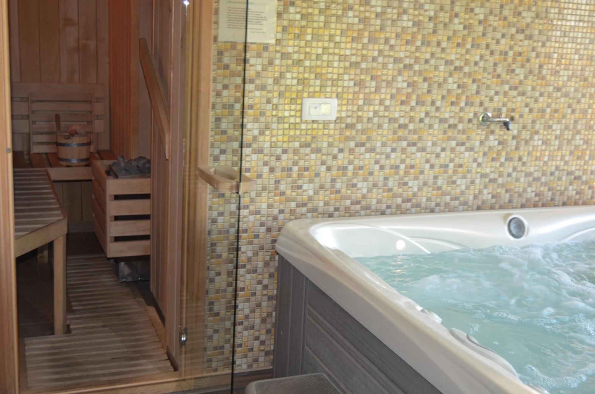 Holiday Home With Hot Tub And Sauna Sabina Rovte Εξωτερικό φωτογραφία